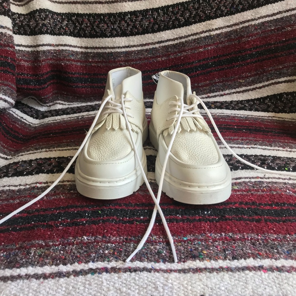 WHITE DOCS
